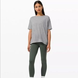 Lululemon Back in Action tshirt Size 8